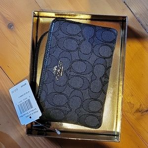 New boxed coach wristlet black